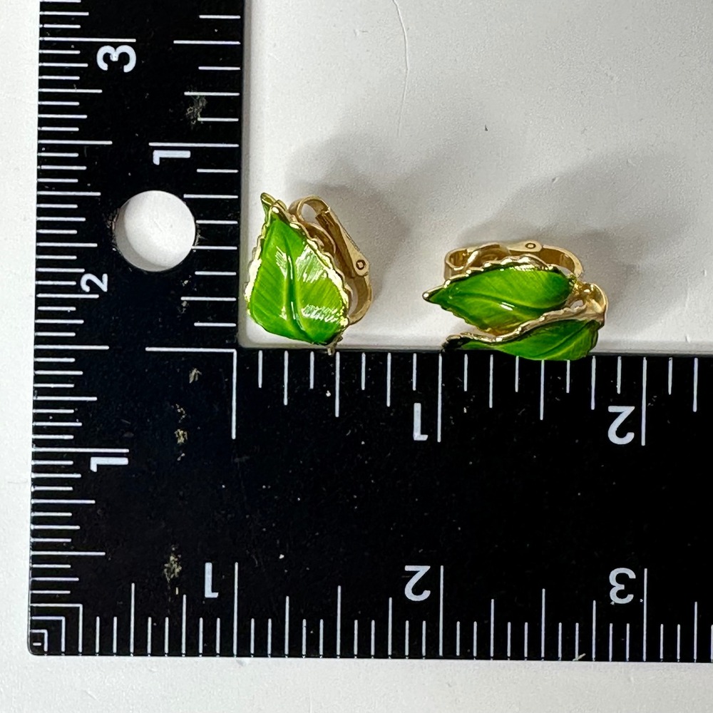 Vintage Giovanni Green Enamel Double Leaf Gold Tone Clip On Earrings Signed - Picture 7 of 15